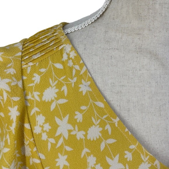 BB Dakota Womens All The Frills Ruffle Crepe V Neck Yellow Floral Blouse Small - Picture 4 of 11